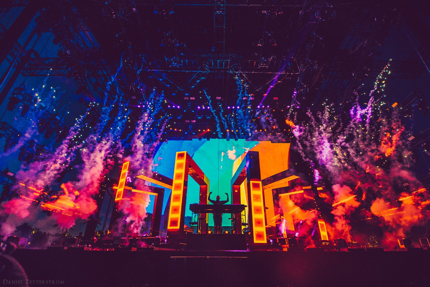 VT Pro Design on Twitter: "2015 @kaskade #Coachella Main Stage