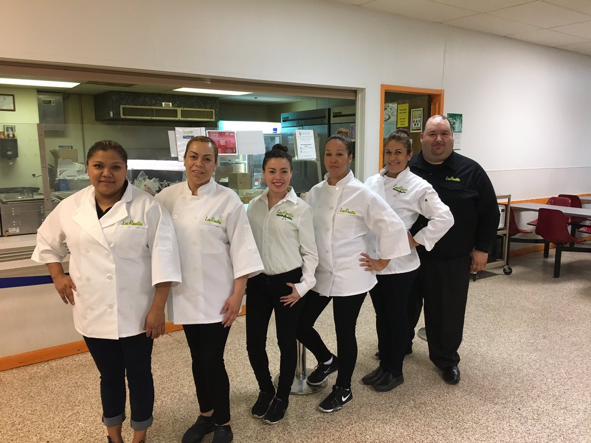 CristoReyDallas's tweet photo. Here's how we celebrate end of Interim Assessments @CristoReyDallas Thank you Las Ranitas!!#feast #getreadyforspringbreak https://t.co/CVvS4xiAoR