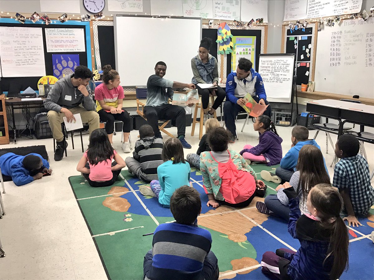 We loved having <a href="/ChrismanBears/">William Chrisman</a> students read to us today! @RandallBears <a href="/randallreads/">Stephanie Moergen</a> #ReadAThon #ISDstrong