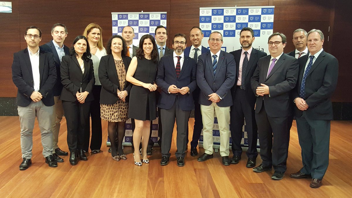 Fomento_RM's tweet photo. Durante la reunión entre Consejero de #Fomento y @seniorsclub trataron temas como AVE y financiación público-privada https://t.co/HskvAYBLda https://t.co/VGZh3f9tk8