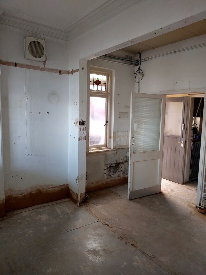 pvccladdinguk's tweet image. Before and after latest install at Clent Hill Vets Hagley. hygienicsheets.com @Rotherhamiss @Sheffieldis @BarnsleyIs @TCIndex