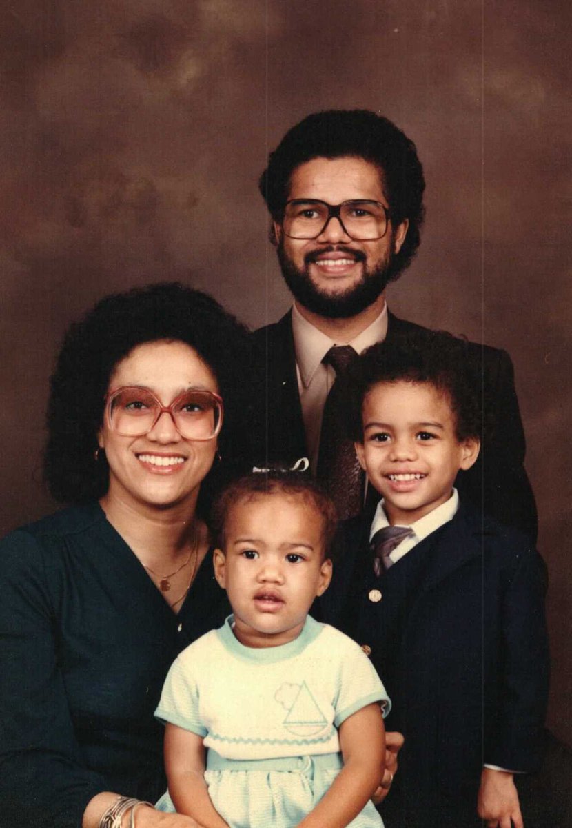 DelCiaPrice85's tweet photo. Wishing @NNMayorPriceDDS a HAPPY BIRTHDAY and happiness beyond measure! Thank you for your courage &amp; tenacity for the people! Love you Dad! https://t.co/yneRq8FJxm