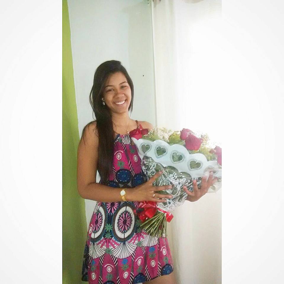 Ivanny_Gomes1's tweet photo. Esse dia foi maravilhoso não tem como ser esquecido !!!👸🌹💐❤️💕 https://t.co/xxzQxZgLsD