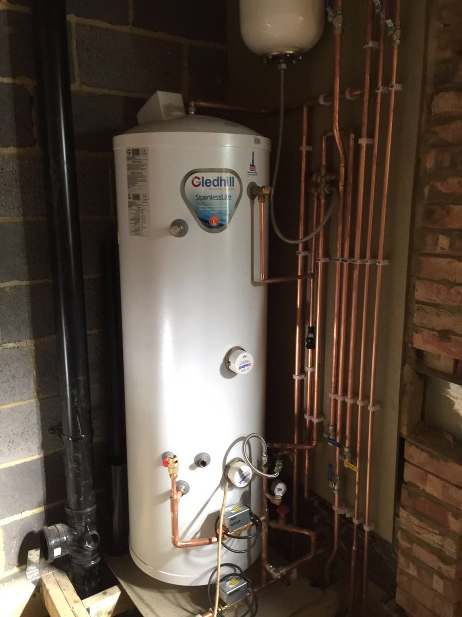 DlHeating's tweet photo. Unvented cylinder #plumbing #heating #gas #london #herts #essex https://t.co/1LiVX9SnSA