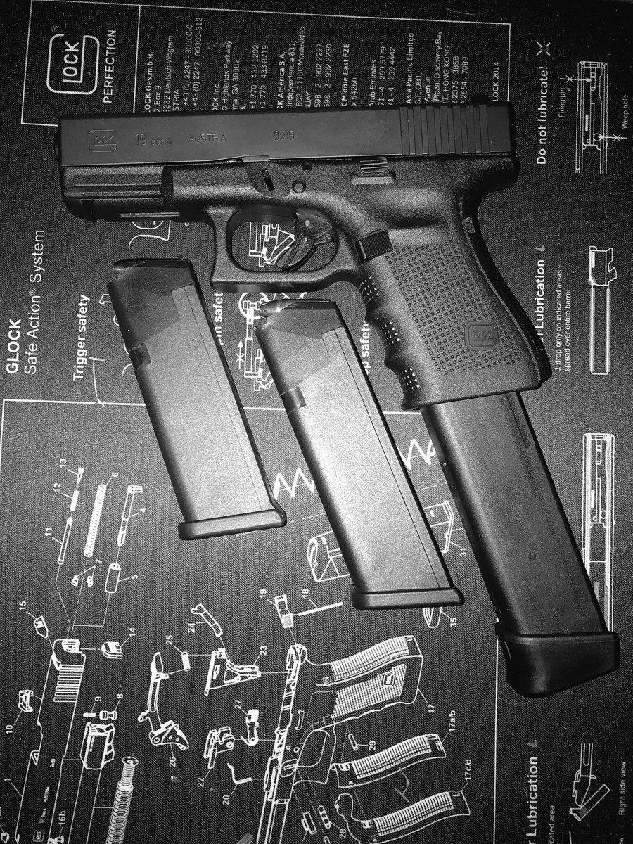 mjb43x's tweet photo. Thankful not to be a resident of California. . #Glock #G19 #Highcapacitymagazine #NRA #2A
#ฮฮฮฮฉฮฮฮฮฮ https://t.co/ts4kEsiSSh