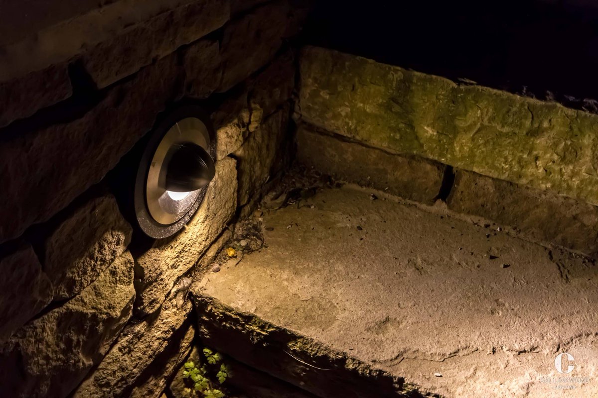 CollingwoodDE's tweet photo. Treten Sie ins Wochenende ein - Treppenbeleuchtung von #CollingwoodDE #LED #GL034 #Weekend #LichtImGarten https://t.co/Ppn2H7lHg6
