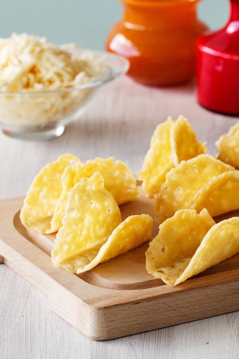 DietDoctor's tweet photo. Is it possible to make low-carb taco shells? Sure, here they are! https://t.co/BeyQtuiZbR #keto #lchf https://t.co/bEHFjntsL0