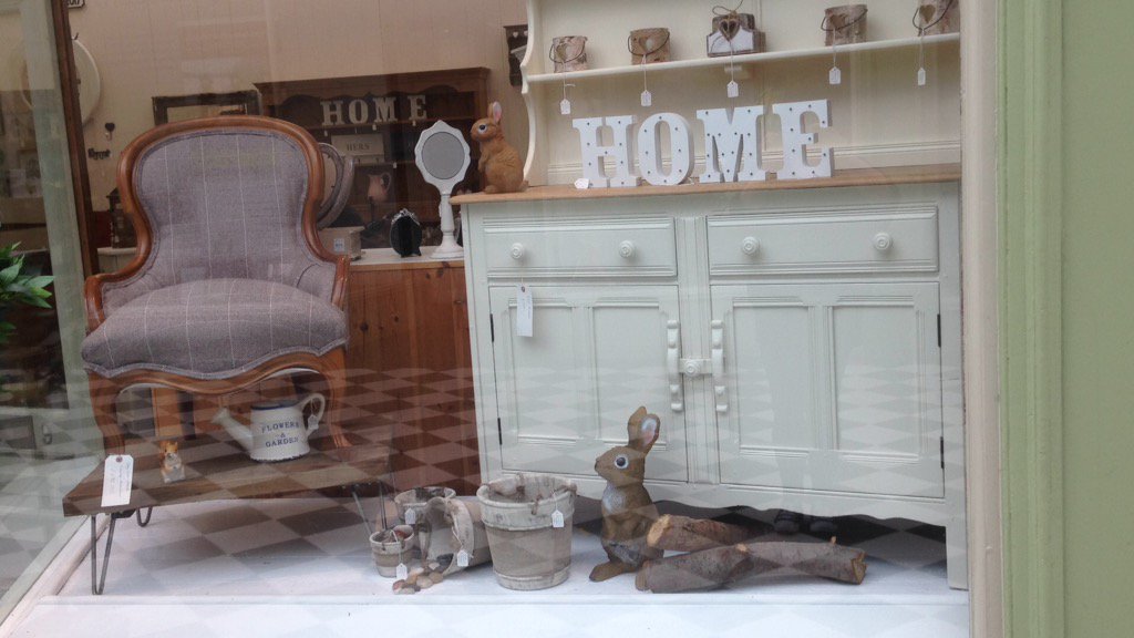 LoveChairish's tweet photo. New pieces arriving for the weekend,most are one off pieces so pop early in to avoid missing out😊 #Letchworth #herts https://t.co/50xDgcH26C
