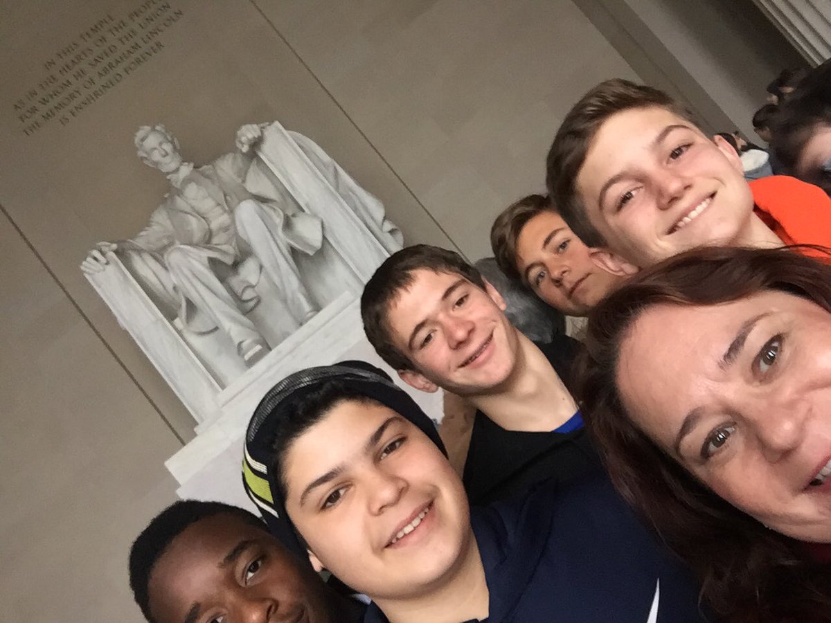 Lincoln Memorial! <a href="/RSMSGATORS/">River Springs MS</a> <a href="/sjgotlib/">Stacy J Gotlib</a> <a href="/MichaelZablo/">Michael G. Zablo</a> @CoachStory94 <a href="/figuer_ea/">EAF</a> <a href="/dhermanRSMS/">deb herman</a>