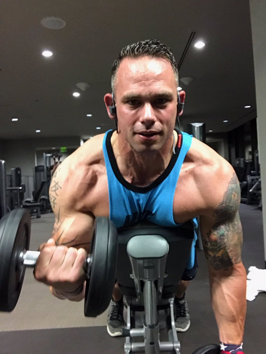 DrGym32's tweet photo. Live your life show ready. You never know when you're going to get "That Call" 💥#believe #trainer #FitnessModel https://t.co/GY3ufv8ohh