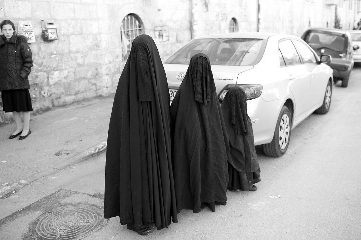 پوشش زنان فرقه هاردیم (یهودیان اولترا ارتدکس خداترس) در اروشلیم.#AbirSultan...