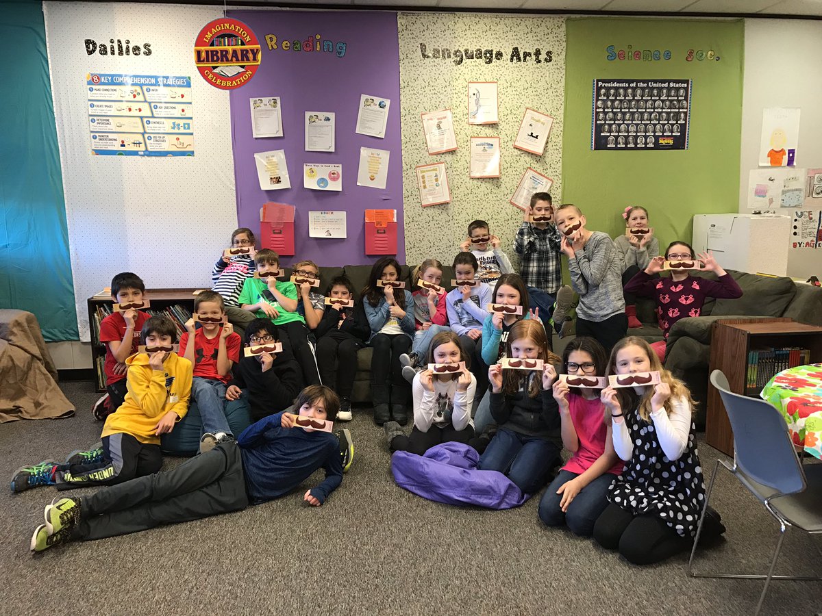 MichelleNick7's tweet photo. Getting ready for our field trip to learn about Casimir Pulaski! #RaiderStrong @PCSD_HC https://t.co/g2OGrrz7Yd