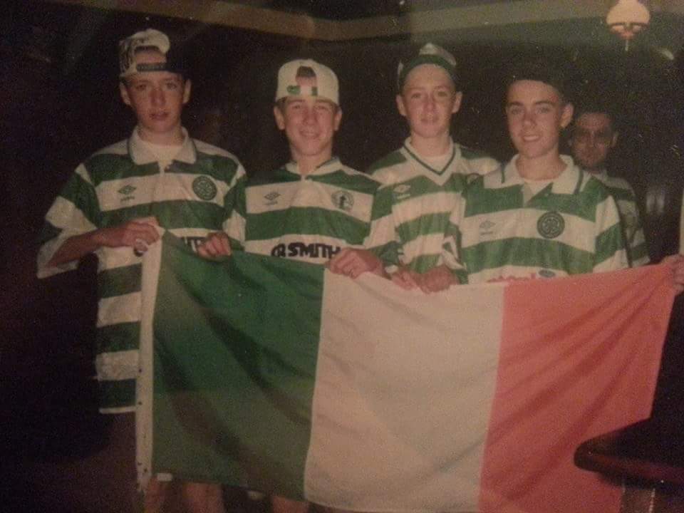 KevyBhoy79's tweet photo. @DominikDiamond @TommyFlanagan @BaruchelNDG 1993 #Burlington #Ontario #Canada. #HamiltonCup winners. I'm in the #CRSMITH top. #HailHail https://t.co/V8AsIYdRMG