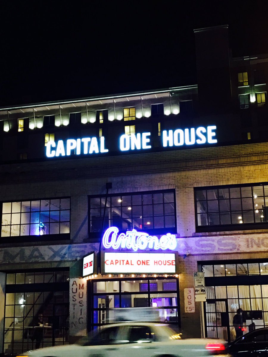 alida_p_d's tweet photo. SXSW kicking off with a bang! #sxsw2017 #Capitalonehouse #SXSWInteractive https://t.co/77rLa5hsse