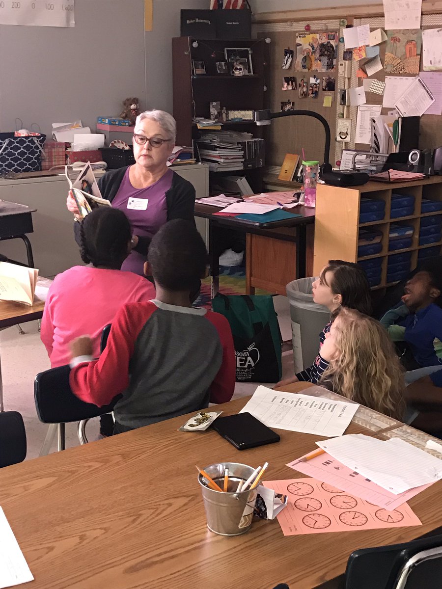 Aunt Mary reading A Bad Case of Stripes! #readathon @RandallBears <a href="/randallreads/">Stephanie Moergen</a>