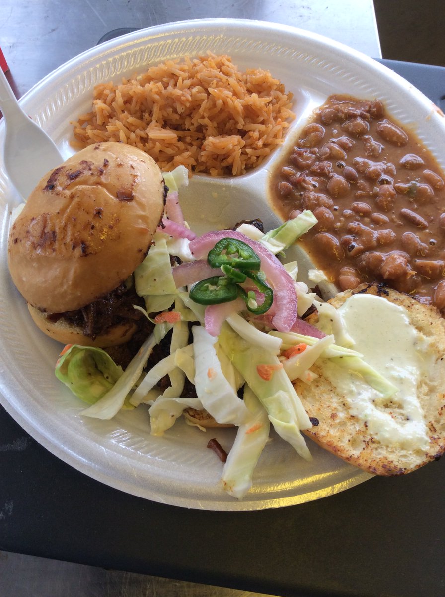 hechoenqueso's tweet photo. Up at Idle Vine Brewing Co. tonight from 4p-10p &amp; mañana 2p-10p. Catfish Tacos &amp; Chorizo Sliders on Special.  Full menu, too. #hechoenqueso https://t.co/ewEZGVSOcH