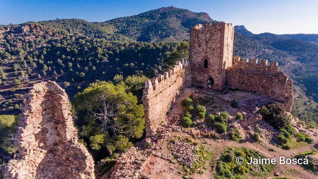 Old #castle🏰 in Serra #eleventhcentury

#castle #djiphantom4 #hdr_beautiful_landscapes #dr… ift.tt/2maYbQH