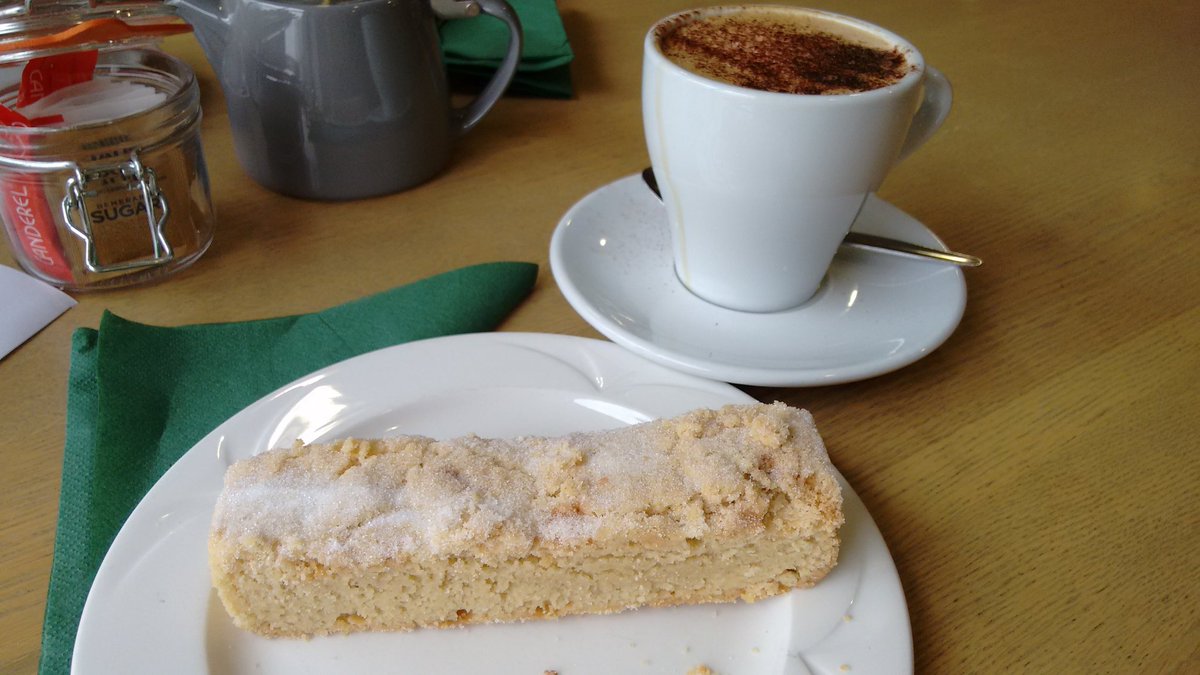 grumpyf1's tweet photo. @BrockwayVoila Quality luncheon! Moved on to the garden centre and this #shortbreadtastic https://t.co/MTG81PiRxL