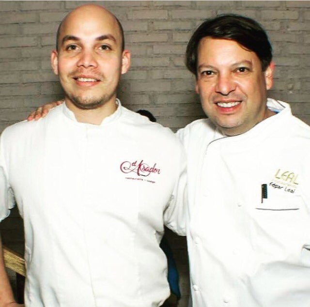 restauranteleal's tweet photo. Aquí estoy con el #ChefDanielTorrealba años atrás mi pupilo, ahora mi socio en .@elasadorcaracas . #Viernes de #TBF #ChefEdgarLeal https://t.co/h2aQ6pVPTS