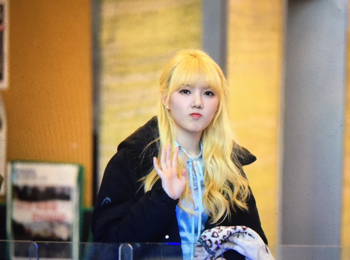 sheerdelight819's tweet photo. 170311 홍키라 예린 프리뷰
#여자친구 #GFRIEND #예린 
수고했어~~~~!! https://t.co/66G8DrIcAL