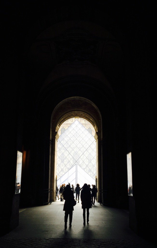 jack_liebeck's tweet photo. @TrioDali first sight of the Louvre for tonight's concert... https://t.co/EueKR6zs19