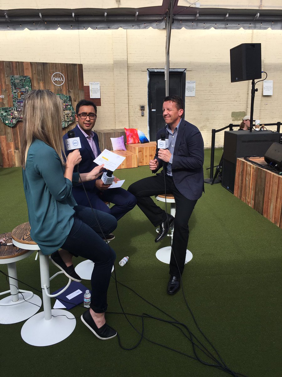 quityourjoshing's tweet image. All the cool kids are at #SXSW talking Open Source. Just missing @MichaelDell #DellExperience #codeopen @jburton