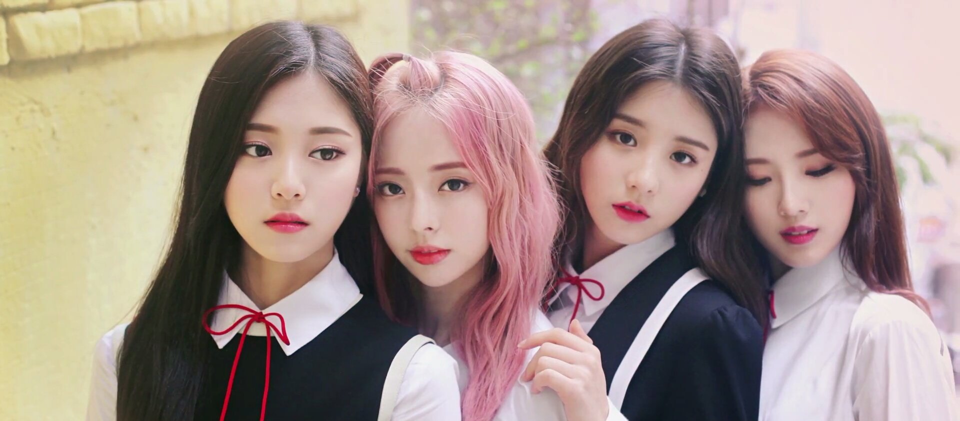 みになって LOONA LOOΠΔ1/3 이달의 소녀 Love&Live 限定盤 トレカ付