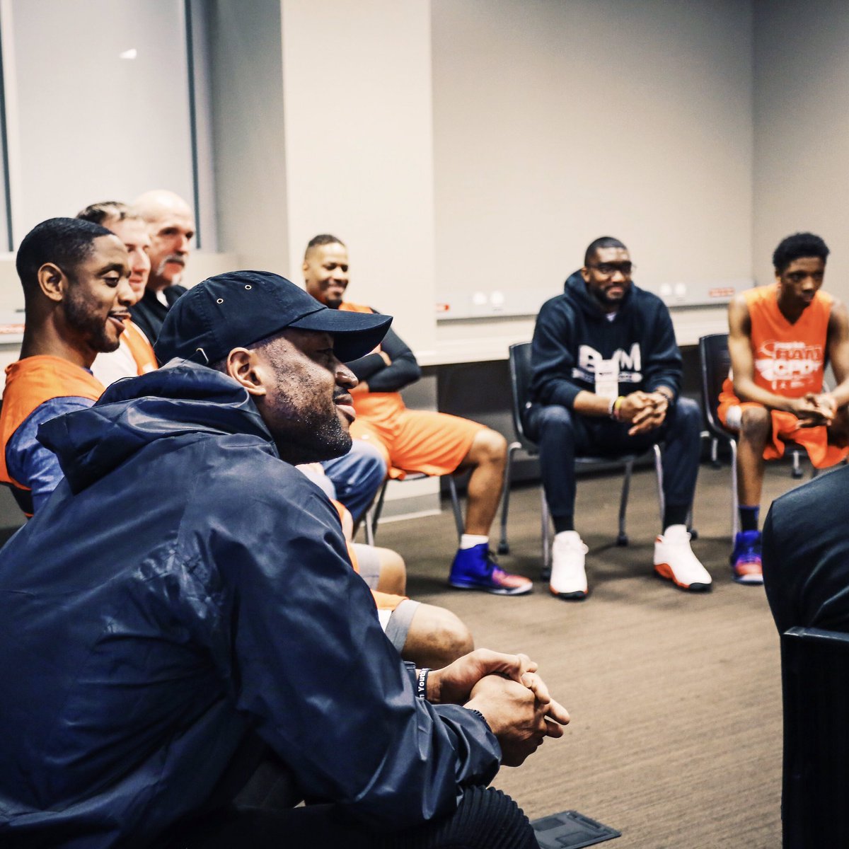 chicagobulls's tweet photo. Yesterday, #Bulls players, @YG_Chicago, &amp; @Chicago_Police came together for an open dialogue to discuss what's happening in the community. https://t.co/sgGuuk7Uti