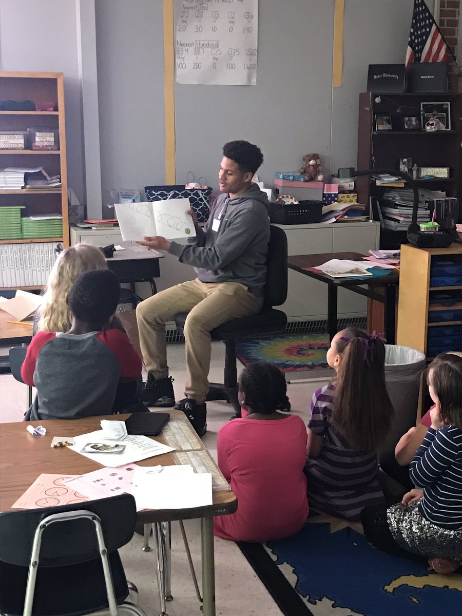 <a href="/ChrismanBears/">William Chrisman</a> students came to read to us today, too! #readathon @RandallBears <a href="/randallreads/">Stephanie Moergen</a> #ISDstrong