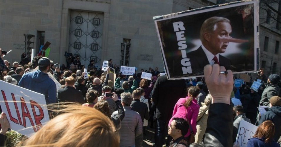 commondreams's tweet photo. 'Corrosive to Democracy': @ACLU  Files Ethics Complaint Against Jeff Sessions https://t.co/egSMayIsti #ResignNotRecuse https://t.co/4nb9D9Sa9Q