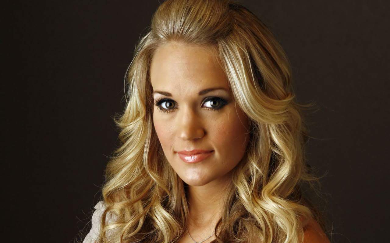 Happy Birthday Carrie Underwood!! age 34    