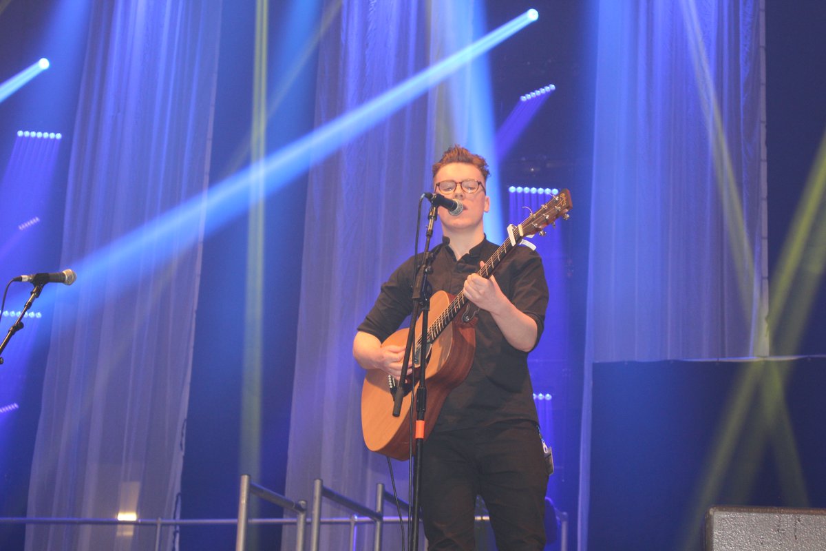 songacademyUK's tweet photo. Thank you @VIAM01 for giving our #SAYS16 winner @gushmusic the opportunity to perform his winning song at #VIAM2017. @AdoptionUK #SAYS17 https://t.co/fk3LcPjGXA