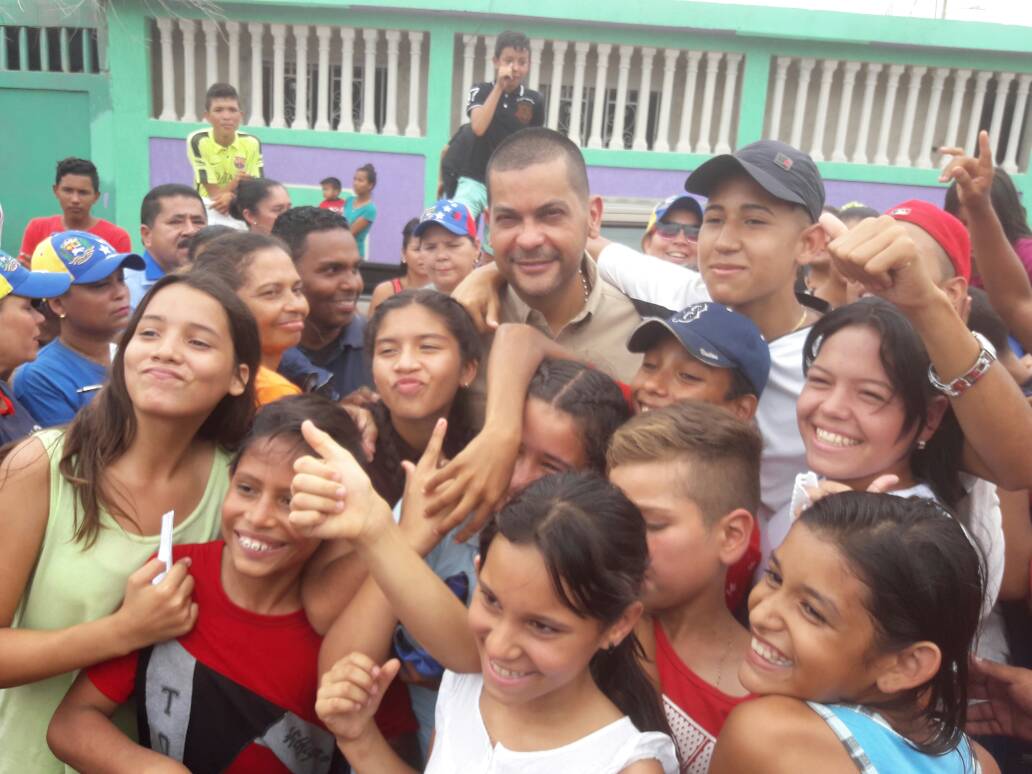 Omar_PrietoPSUV's tweet photo. ¡Barrio Tricolor! ALEGRÍA QUE DESBORDA AMOR... #YoSoySanFrancisco https://t.co/MJQortt2vy
