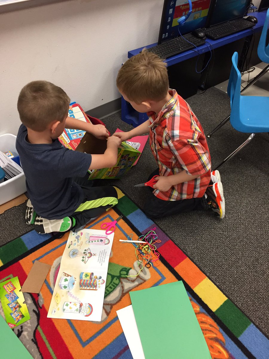 lorri_williams's tweet photo. Making Leprechaun traps!  #whywisd  #whymme #creativityabounds https://t.co/pyQzldkill