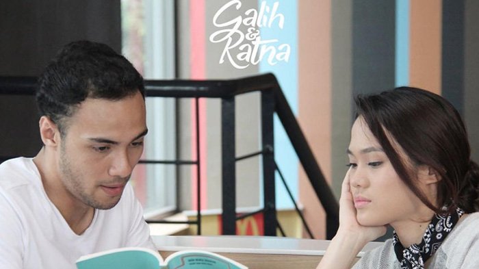 layartancep_id's tweet photo. #ReviewLT Manis-pahitnya cinta SMA tertuang lewat @filmgalihratna karya @luckykuswandi https://t.co/Q588DBAwzd https://t.co/MgV3g7UJmx