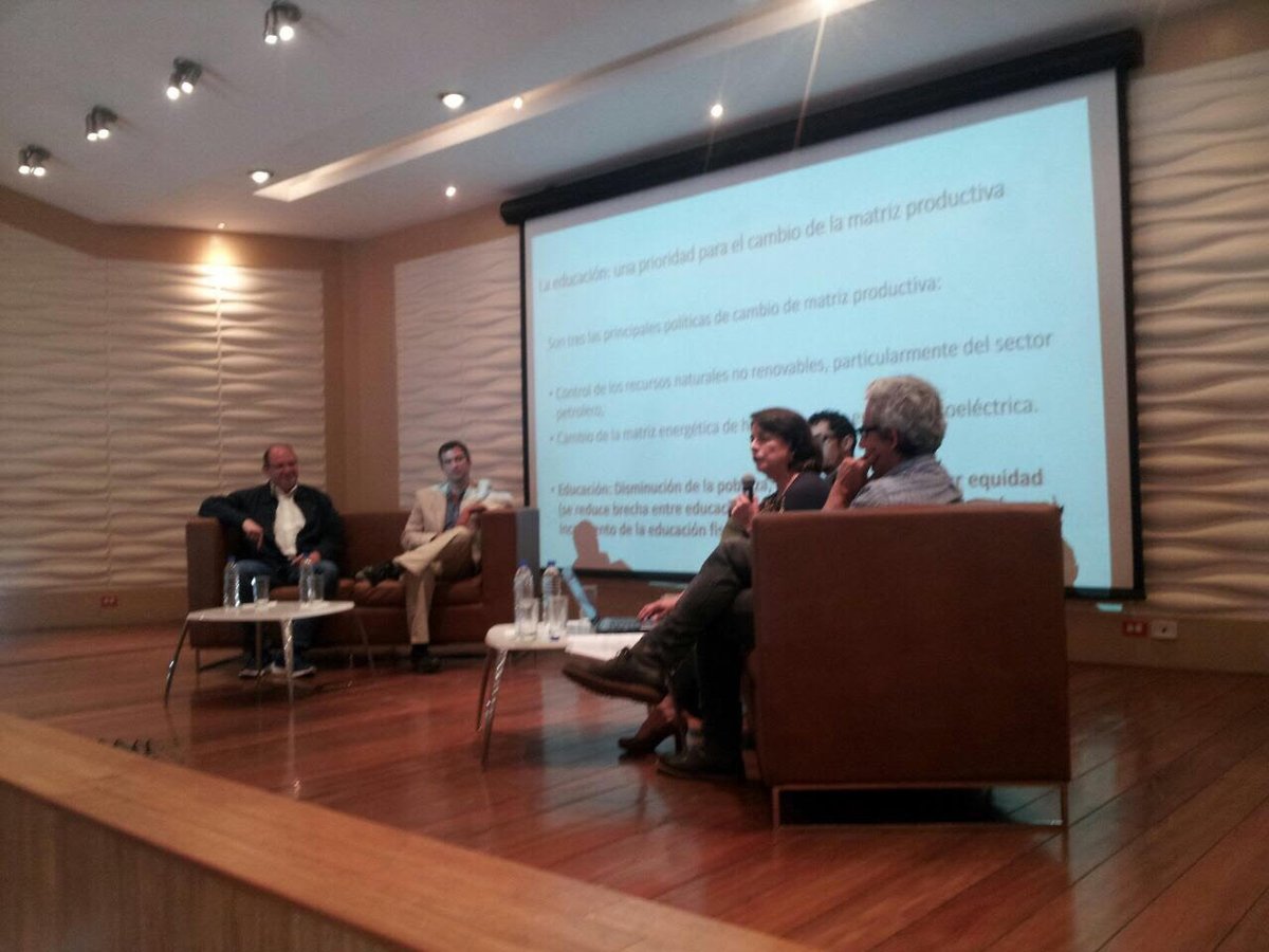 UNAEcuador's tweet photo. Monserrat Creamer, panelista del coloquio por el libro #AtlasEducación, considera que la obra es un gran aporte a la investigación educativa https://t.co/SXC4nruMae