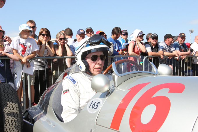 View image on Twitter