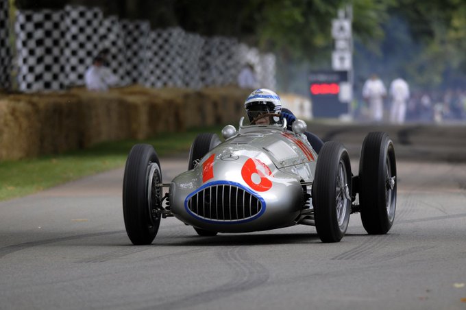 View image on Twitter