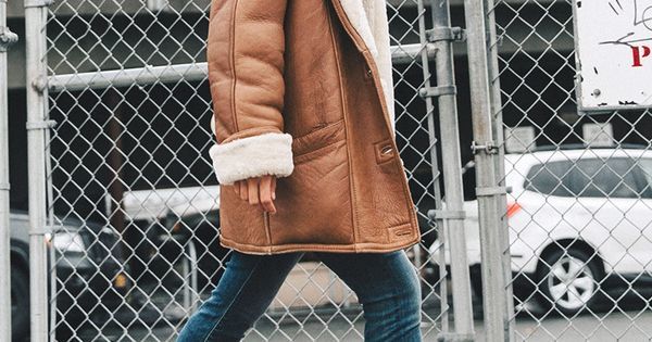 SkyDayTrading's tweet photo. Women's Fashion: https://t.co/CdQvOa1tyR 9 Ankle Boots to Wear With Everything via @WhoWhatWear #BEBrand #Newcifer… https://t.co/mXcUhz0UfD