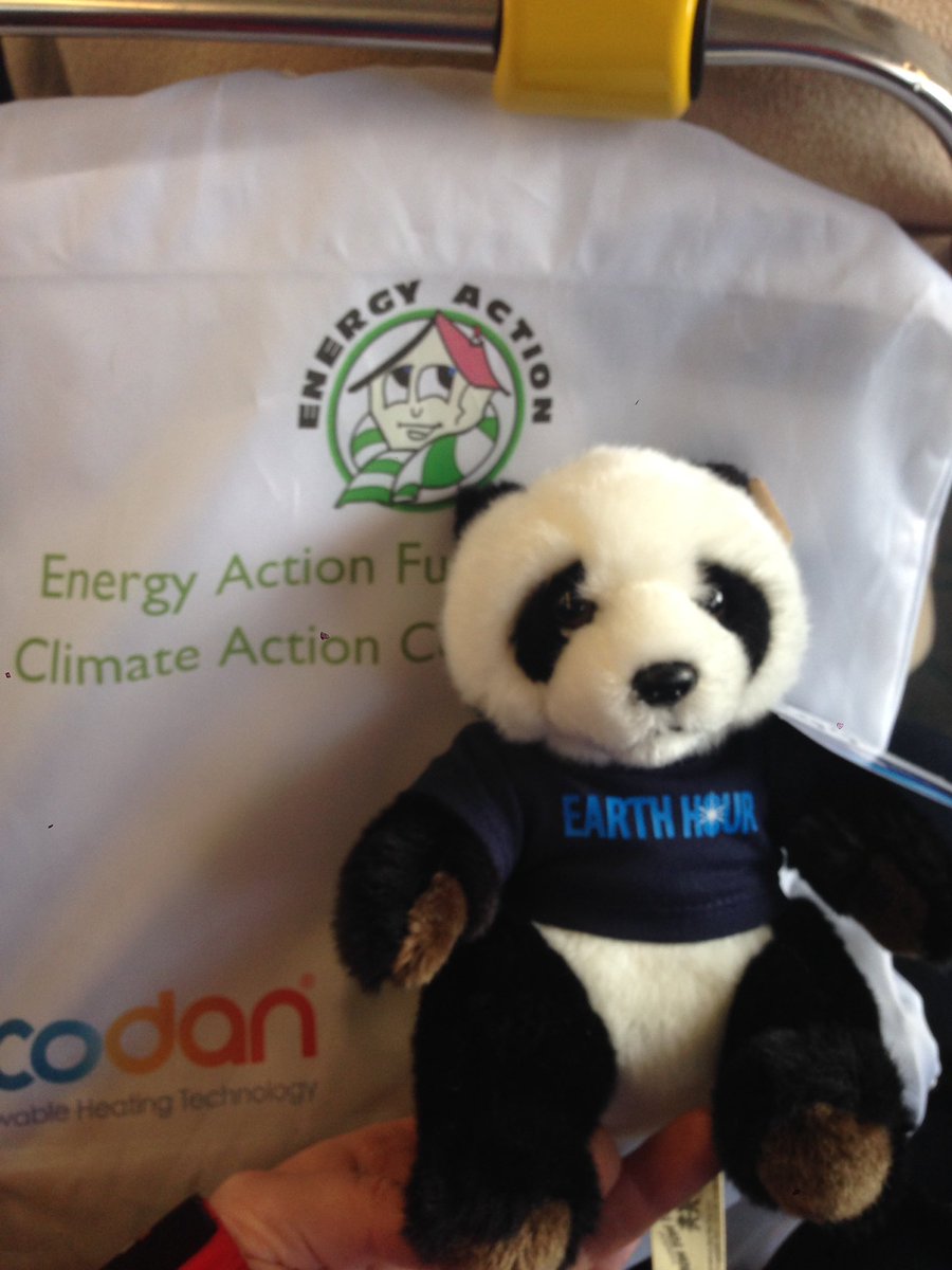 ShamrockSpring's tweet photo. #FuelPoverty & #ClimateAction #FPCON17 bringing #stakeholders together to #changeclimatechange You can help on #EarthHour Mar25 8.30-9.30PM https://t.co/QXQF9dqV6e