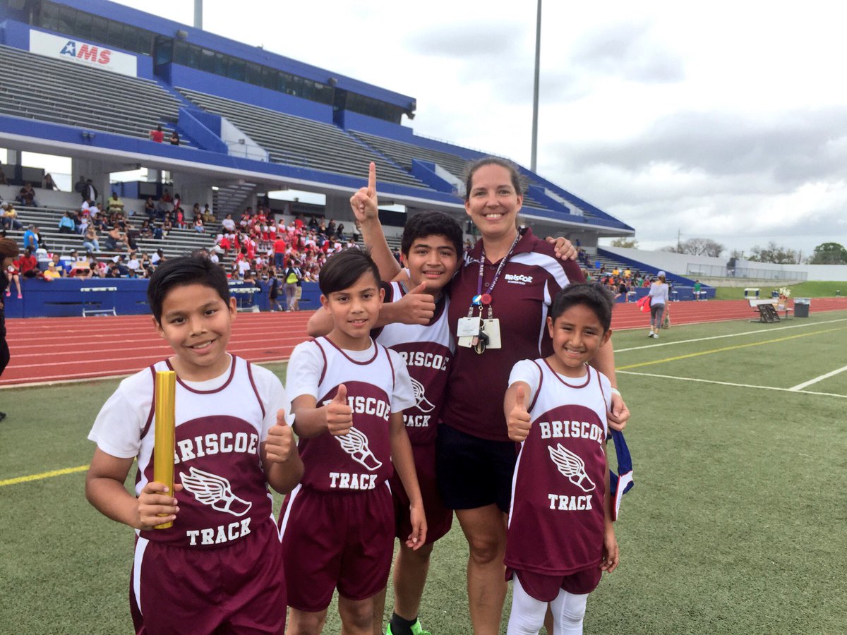 BriscoeElemHISD's tweet image. Track Competition‼️ 🏃🏻🏃🏻‍♀️🏃🏽‍♀️ #track #trackcompetition