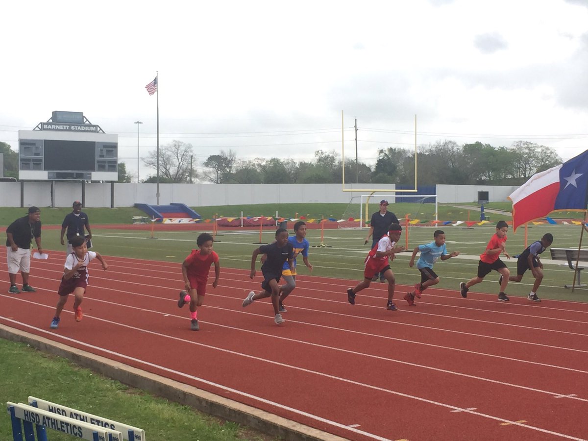 BriscoeElemHISD's tweet image. Track Competition‼️ 🏃🏻🏃🏻‍♀️🏃🏽‍♀️ #track #trackcompetition