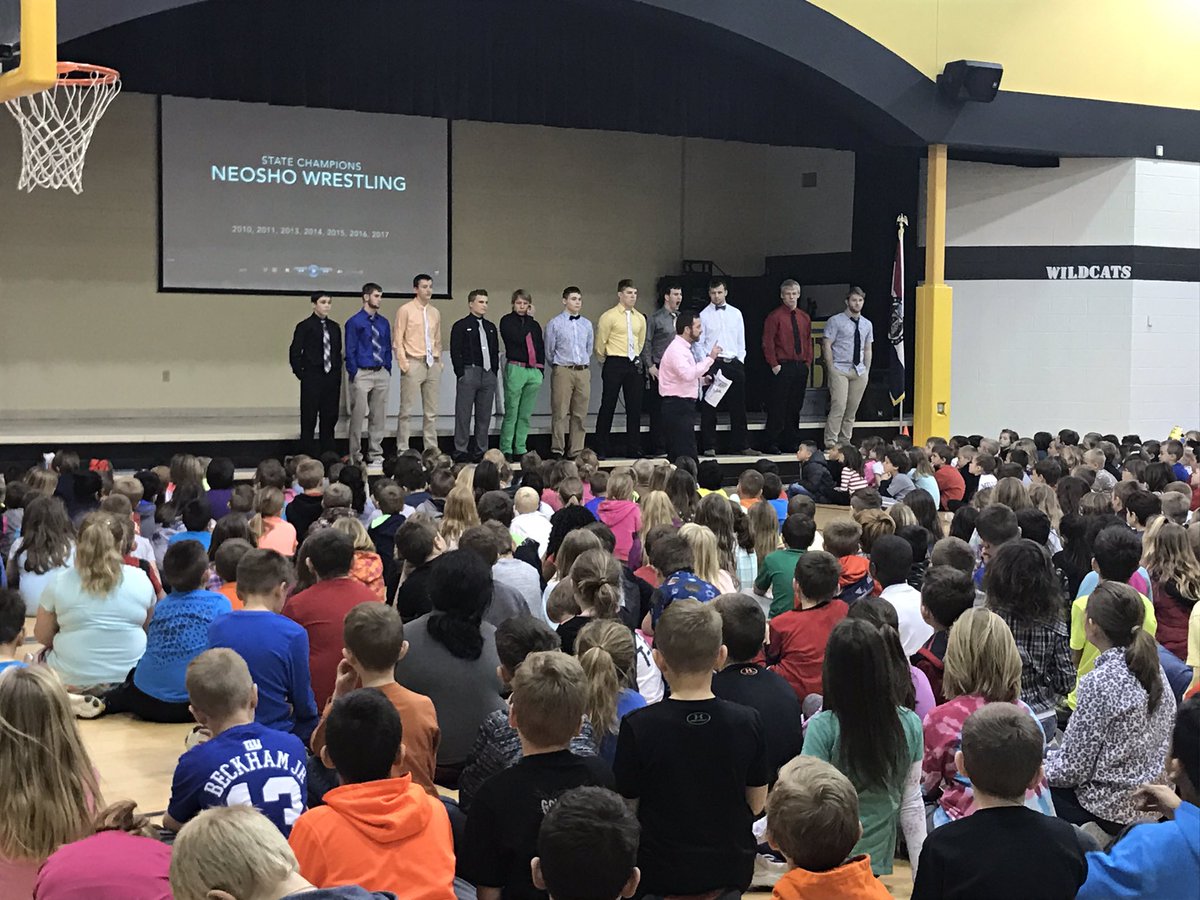 NeoshoAD's tweet photo. What a way to end the morning! Thank you Carver Elementary! You are rock stars! #neoshowrestling #statechamps 🏆 https://t.co/YmFyIktGfQ