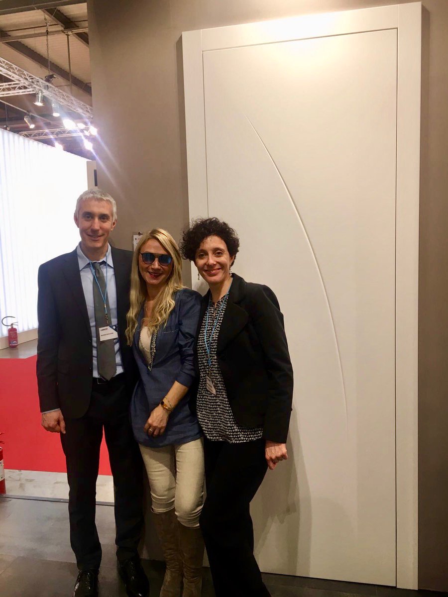 portedibarausse's tweet photo. Manuel and Elisa Barausse with @RobertaBusnell1 of @iqdmagazine at our stand #MADEexpo2017. And a preview of LUCIO, our #newcollection https://t.co/093Fb17qZr