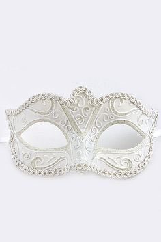"I want to be masked. I feel exposed~"