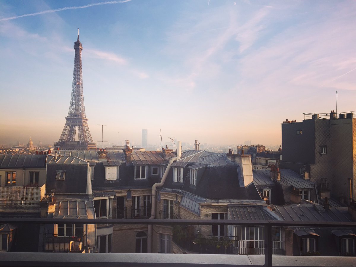 Maximeaudrain's tweet photo. Vue du 8ème étage! #Murex #Paris #meetingroomwithaview https://t.co/XnoDskWbrA