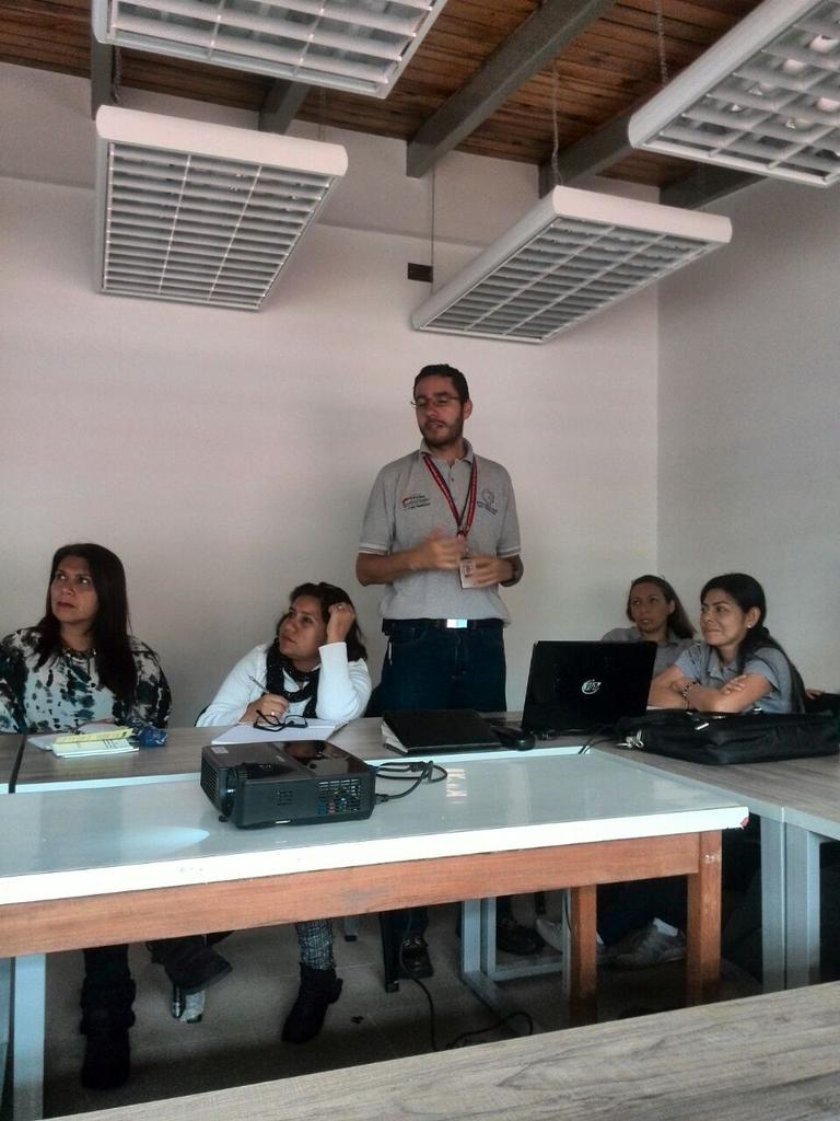 tpcmerida's tweet photo. Charla sobre la Norma técnica del Programa de Seguridad y Salud en el Trabajo a los trabajadores del @corpoelecmerida @Inpsasel_vzla https://t.co/6bji2K5fJx