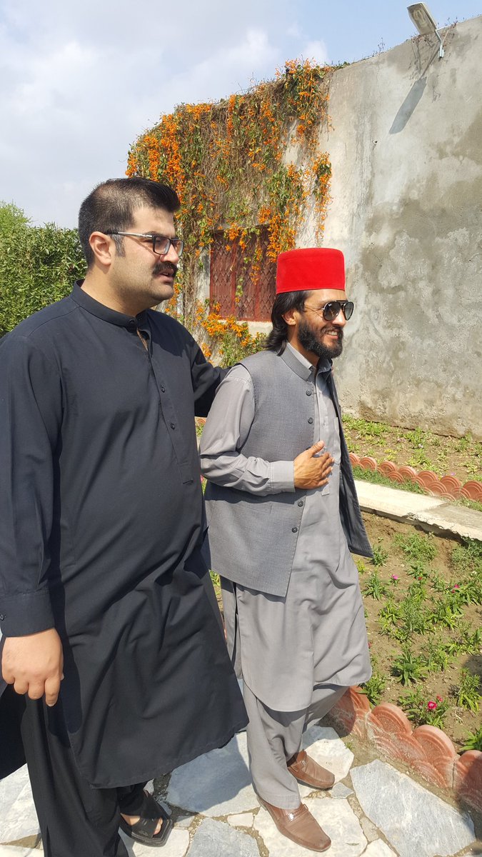 ShababIkram's tweet photo. صدر NYO شیرپاو شباب باچا دہ نوجوانانو سرلخکر گران ایمل ولی خان سرہ پہ ولی باغ کے۔۔۔۔ https://t.co/iwgjJV4Tk6