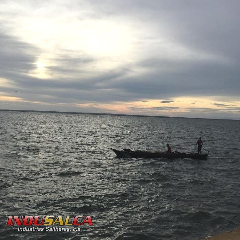 ¿Por qué Venezuela? Porque solo aquí podemos apreciar nuestro hermoso Lago de Maracaibo ¡Yo apoyo lo #HechoEnVenezuela! <a href="/indusalca/">Industrias Salineras</a>