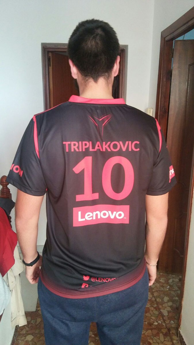 Buen detalle de <a href="/LenovoES/">Lenovo España</a> , guapísima, ya solo falta ganar :')